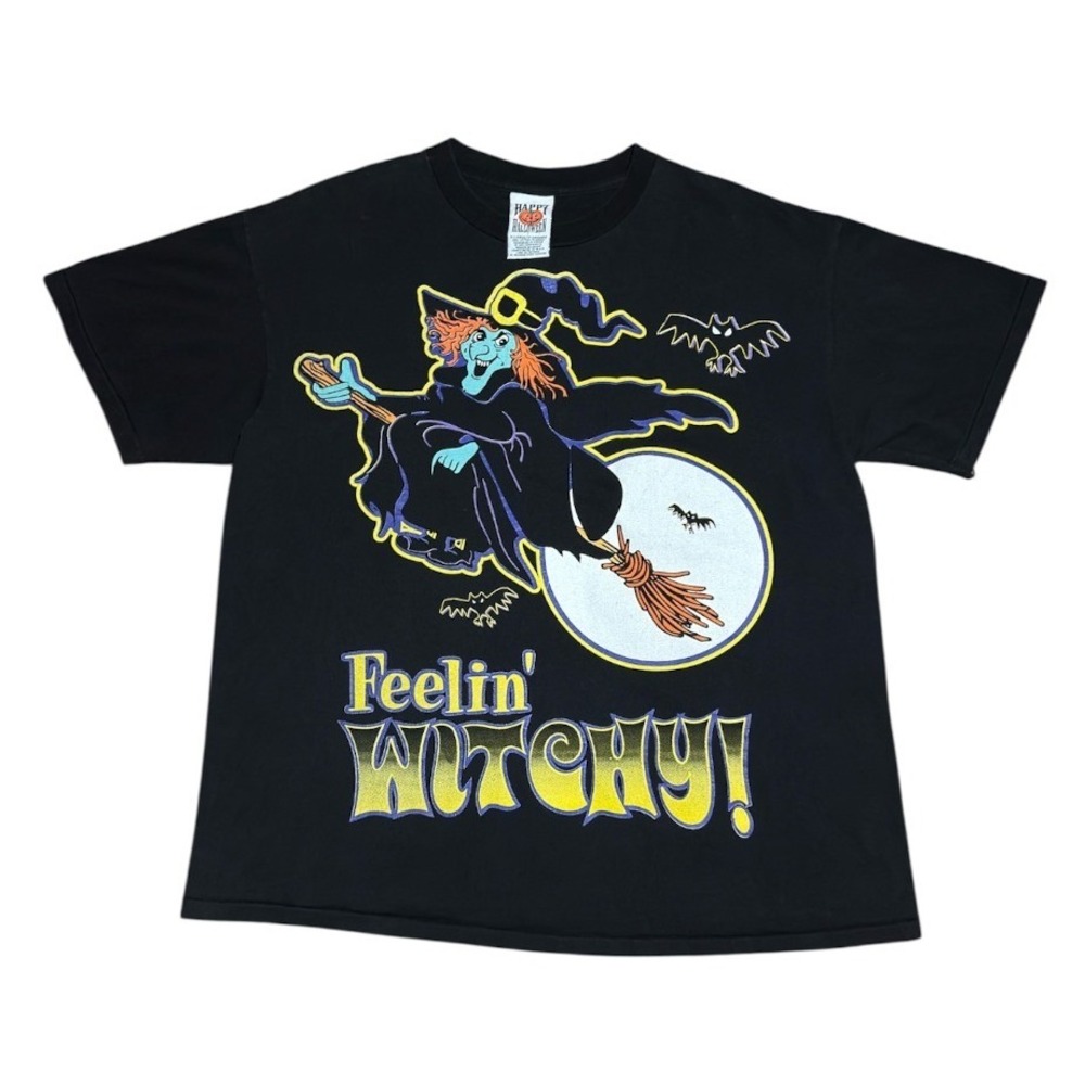 Vintage 90s Happy Halloween Feelin Witchy Bat Graphic Spooky Festive Art T-shirt